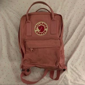 Pink Fjallraven Kanken Mini
